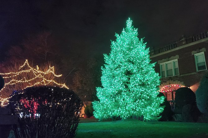 Dyker Heights Christmas Lights Guided Tour - The guides make the difference