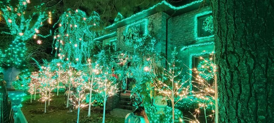 Dyker Heights Holiday Lights - Who Will Get the Most From This Tour