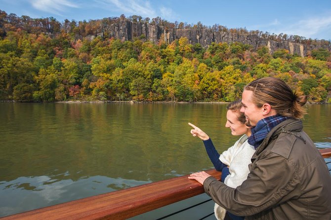 Fall Foliage Cruise on Yacht Full Moon from Chelsea Piers - The Palisades, where the foliage matters most