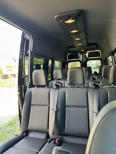 Family And Group Airport Transfer - The vehicle matters when eight people are involved