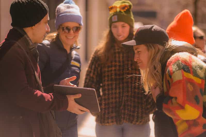 Fan Tribute: Taylor Swift in New York Walking Tour - Cornelia Street and the homes fans most want to see