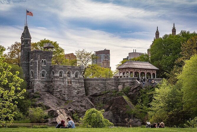 First Class Central Park Tour – Iconic Views & VIP Photo Moments - Comfort, Timing, and Seasonal Limits