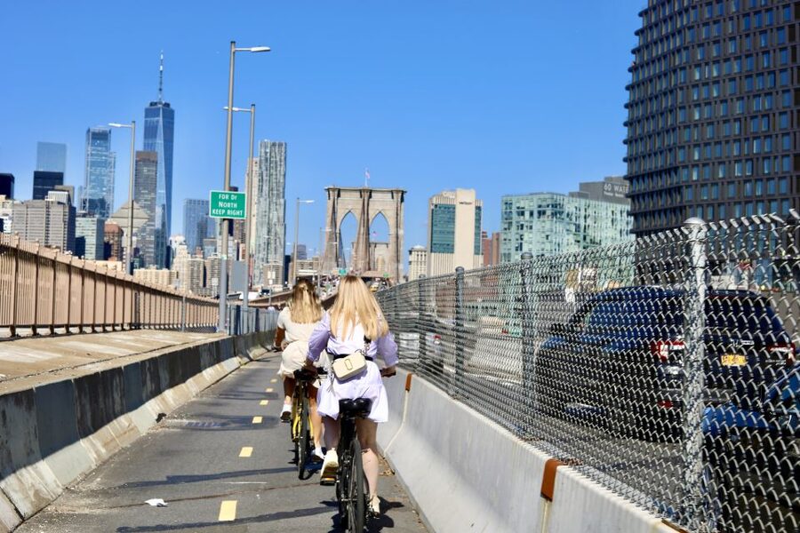 From Manhattan: 2-Hour Brooklyn Bridge Bike Tour - The guides make the difference