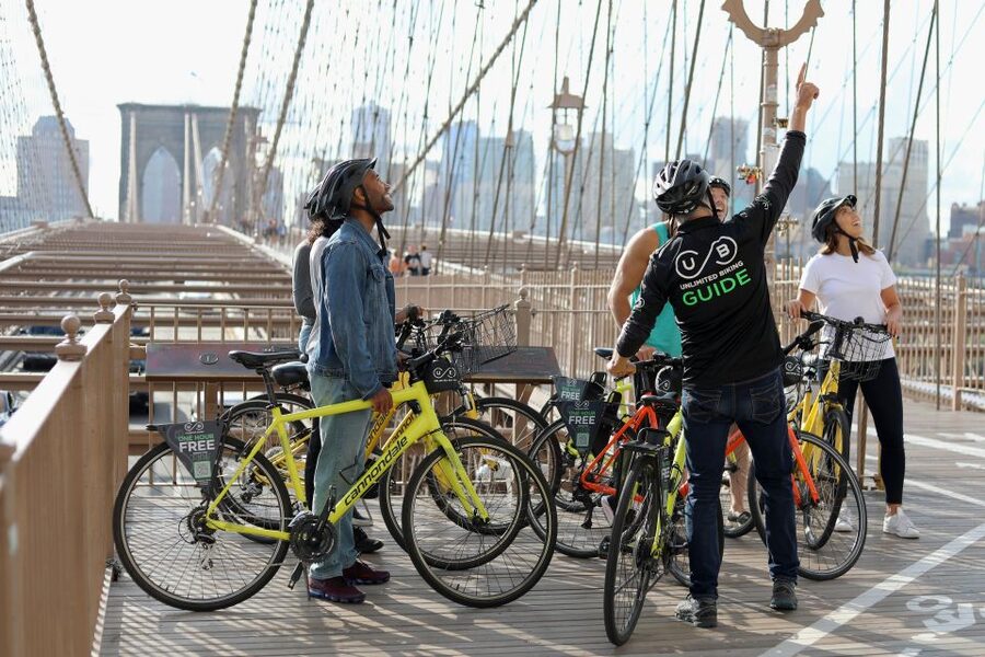 From Manhattan: 2-Hour Brooklyn Bridge Sightseeing Bike Tour - Woolworth Building and Chinatown