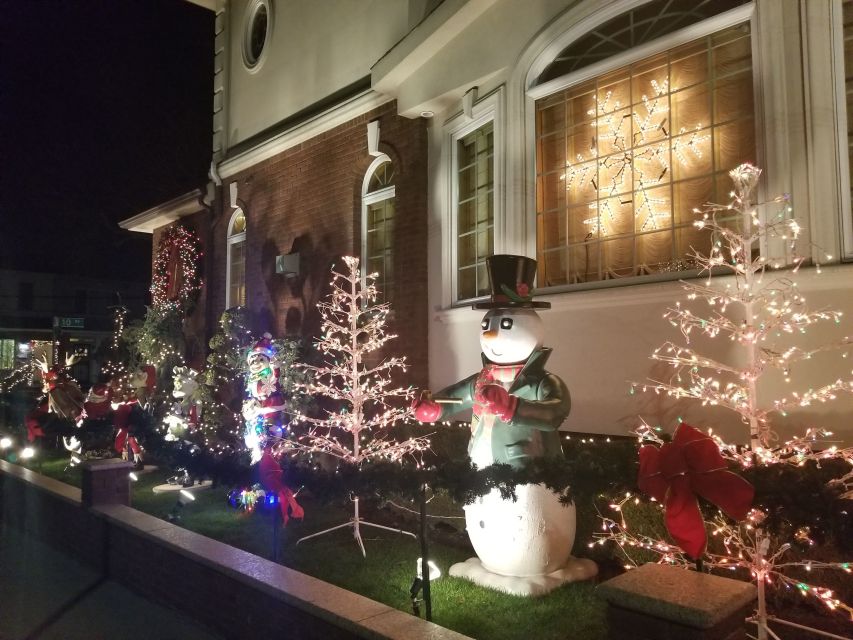 From Manhattan: 4-Hour Brooklyn Christmas Magic Tour - Guides can shape the whole evening