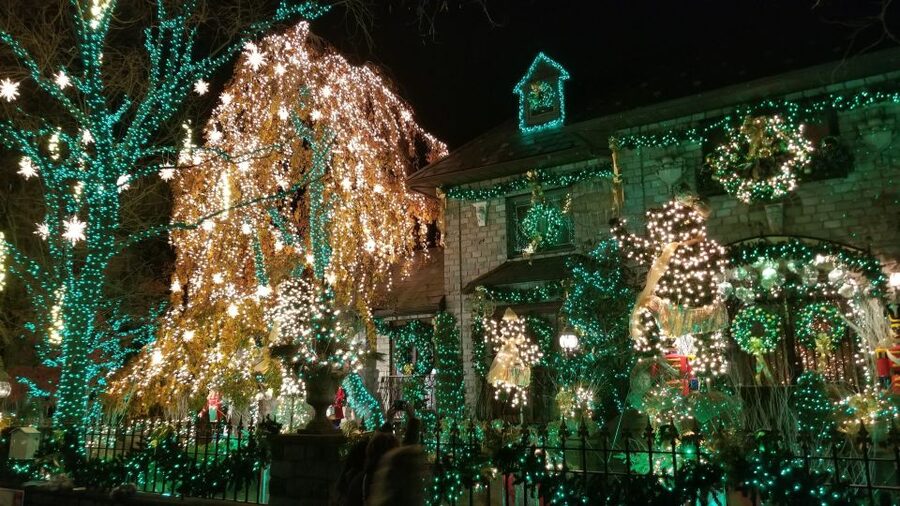 From Manhattan: 4-Hour Brooklyn Christmas Magic Tour - Is $54 a fair price?