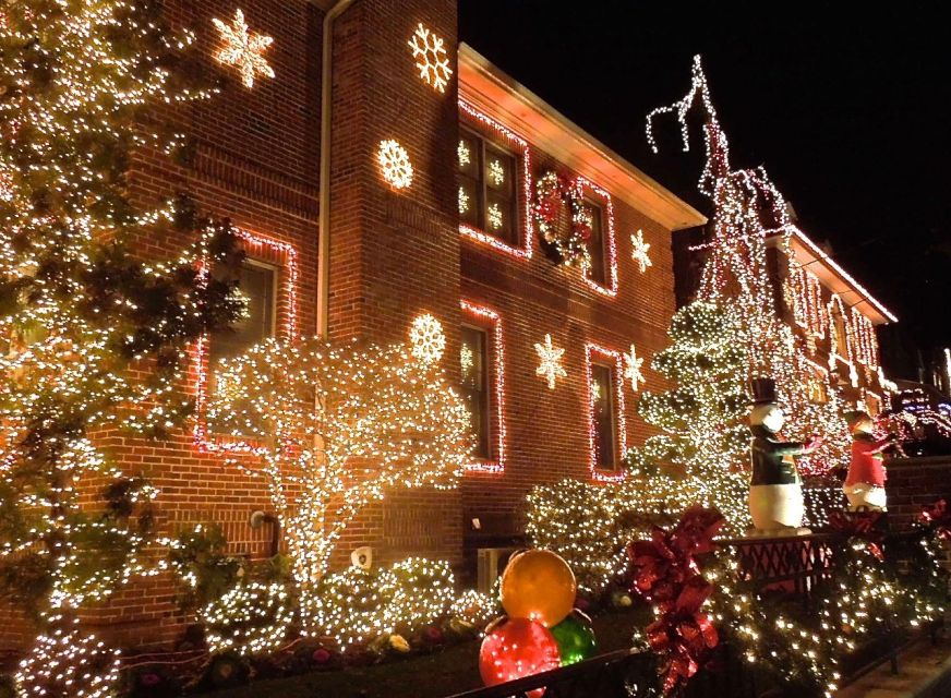 From Manhattan: 4-Hour Christmas Lights Luxury Bus Tour - Why Dyker Heights is worth the trip from Manhattan
