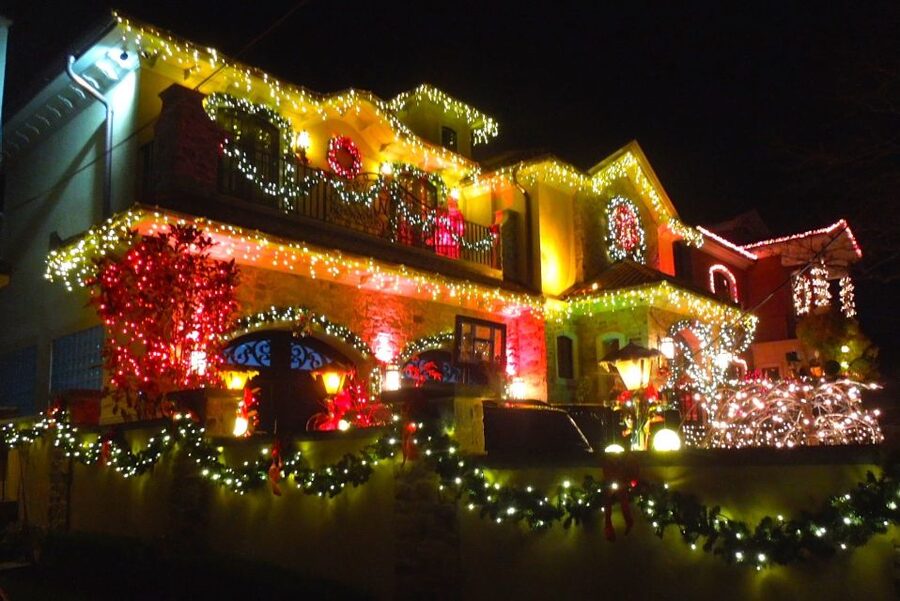 From Manhattan: 4-Hour Christmas Lights Luxury Bus Tour - The ride back through Greenwich Village