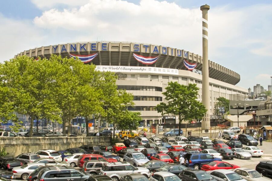 From Manhattan: Bronx, Queens and Brooklyn Half-Day Tour - What the guides add