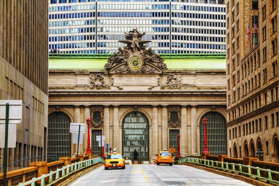 From Manhattan: Bronx, Queens and Brooklyn Half-Day Tour - Crossing from Grand Central to the Bronx
