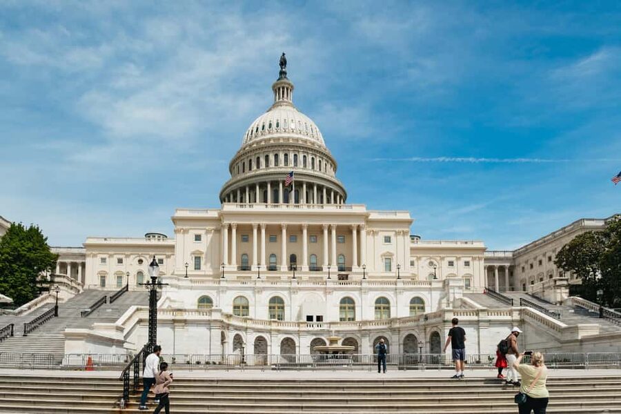 From Manhattan or New Jersey: Washington DC in a Day Tour - The Lincoln Memorial and the war memorials