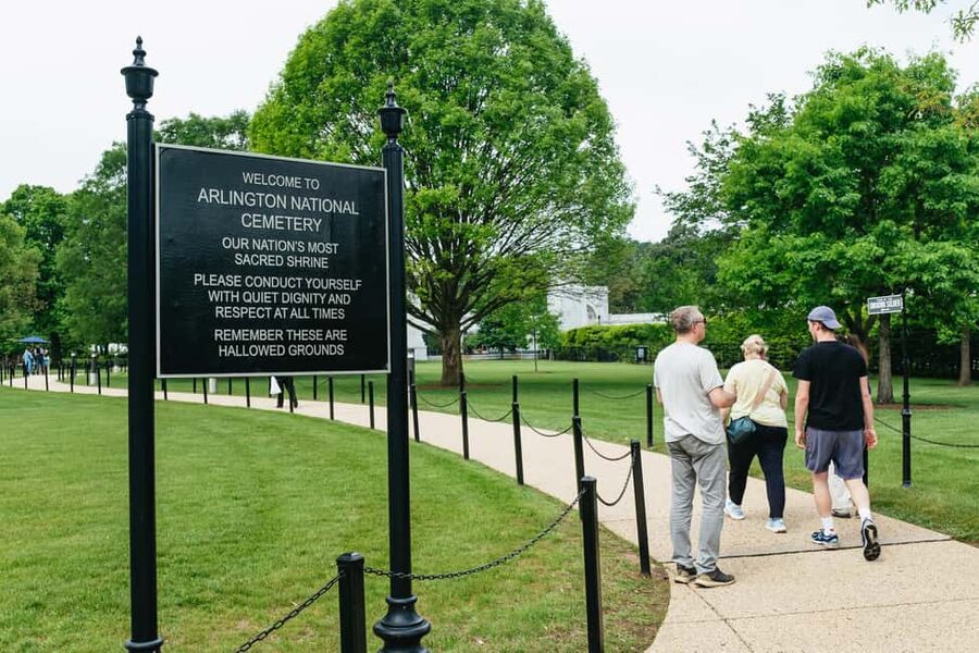 From Manhattan or New Jersey: Washington DC in a Day Tour - The guide can make or break a packed schedule