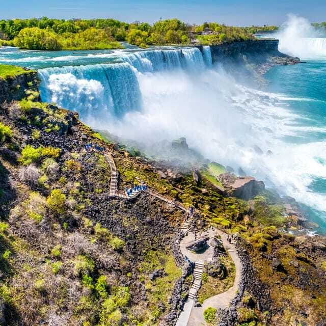 From New York City: Niagara Falls Guided Tour - Cave of the Winds and the wettest part of the day