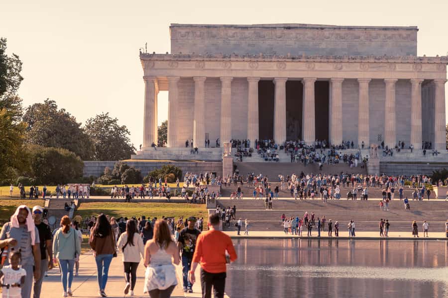 From New York City: Washington and Philadelphia 1-Day Tour - Washington DC: monuments and political symbols