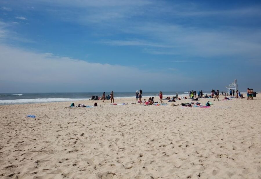 From NYC: Hamptons, Sag Harbor, and Outlet Shopping Day Trip - Lunch is on your own