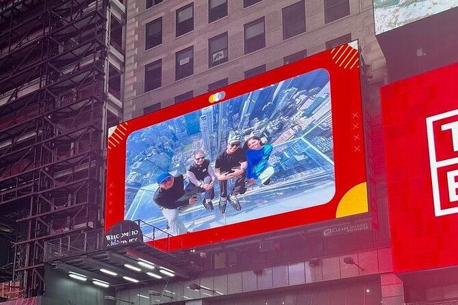 Get Your 15 Seconds of Fame on a Times Square Billboard in NYC! - Timing your 15-second appearance