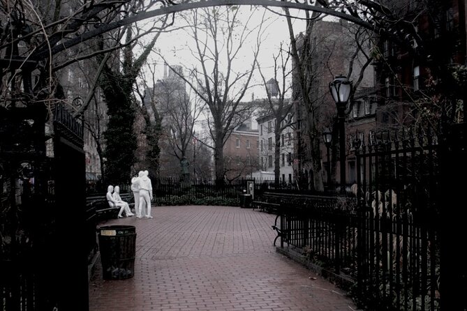 Ghosts of New York Walking Tour - Through Greenwich Village’s haunted addresses