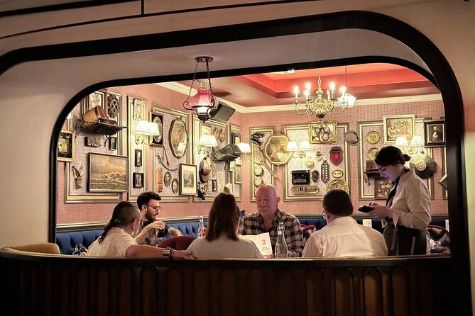 Glitz Glamor and Gangsters Hell's Kitchen Bar Tour NYC - Four or More Stops and the Cost of Drinks