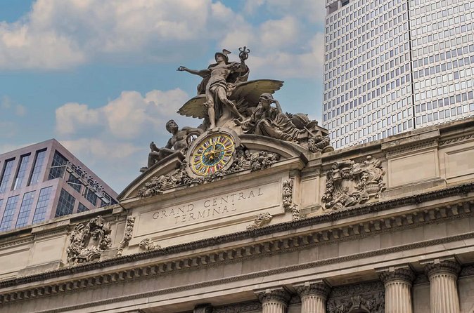 Grand Central Terminal: Secrets & Stories Tour - Pace, group size, and the English format