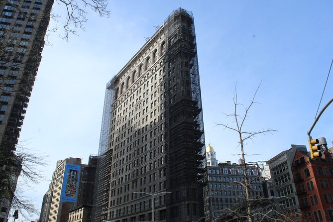 Gray Line New York Fully Guided 5 Hour Sightseeing Tour - A fast introduction to Manhattan by bus, foot, and ferry