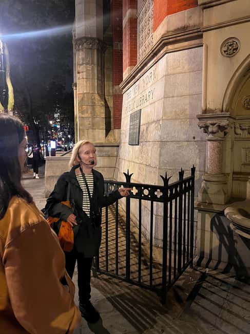 Greenwich Village: Ghosts & Haunted Washington Square Park - Washington Square Park and the yellow fever tomb
