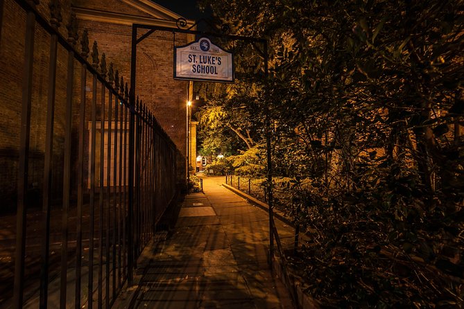 Greenwich Village Group Haunted Ghost Tour, in NYC - Group size, hearing, and walking comfort
