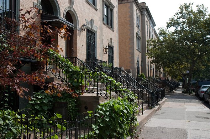 Half-Day Civil Rights Walking Tour in Harlem with Lunch - Langston Hughes and the power of a home address