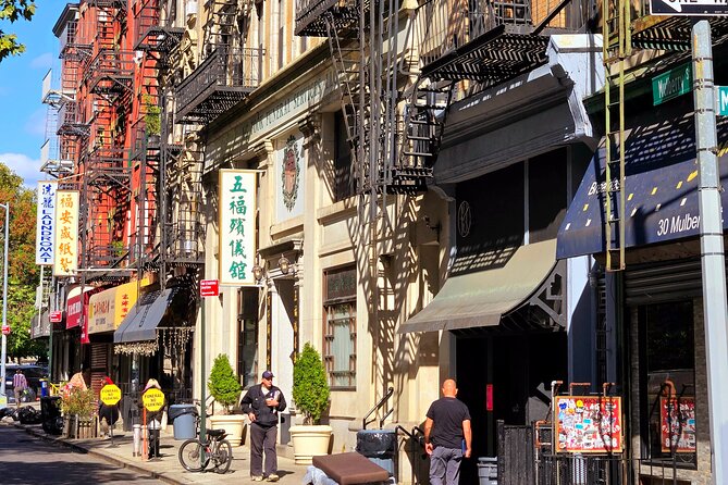 Harlem Bronx Brooklyn Queens Tour in 7 Hours - Bushwick and Williamsburg show two very different Brooklyns