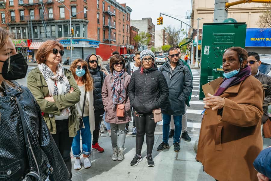 Harlem: Central Harlem Sunday Gospel with Locals - Walking through Central Harlem and its Renaissance past