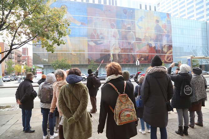 Harlem Gospel Experience Walking Tour in French - Entering the church for gospel music