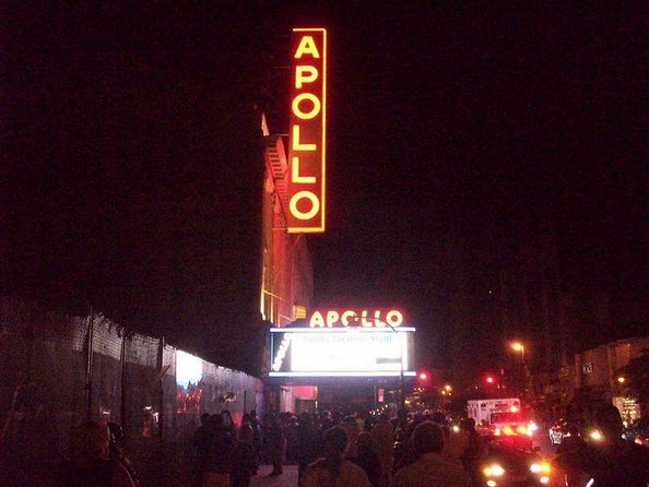 Harlem Gospel Experience Walking Tour in French - Walking through Harlem beyond the postcards