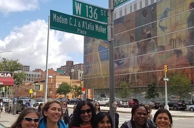Harlem Renaissance Multimedia Walking Tour - Multimedia storytelling instead of a standard lecture