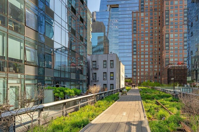 High Line and Chelsea Small Group Tour - The High Line, one hour above the streets