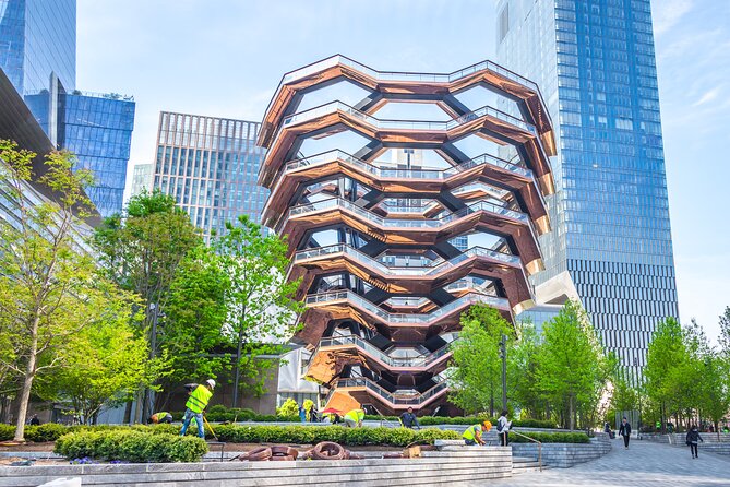 High Line, Chelsea and Hudson Yards Tour with Edge Entry Option - Guide quality, pace, and group size