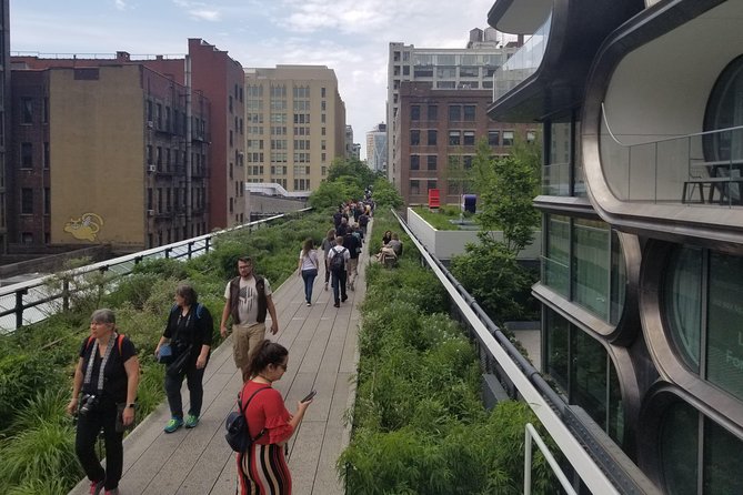 High Line & Hudson Yards Small Group Walking Tour - The city’s industrial past beside its new parks