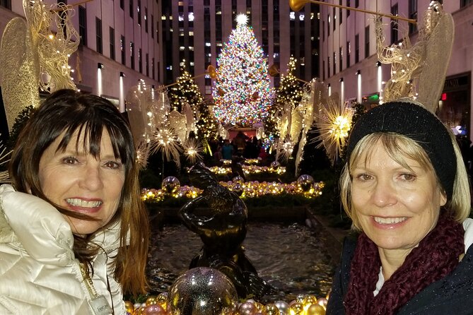 Holiday Lights Extravaganza Walking Tour - St. Patrick’s Cathedral and Rockefeller Center