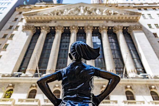 How Money Was Made Wall Street Walking Tour - Battery Park and the Netherland Monument