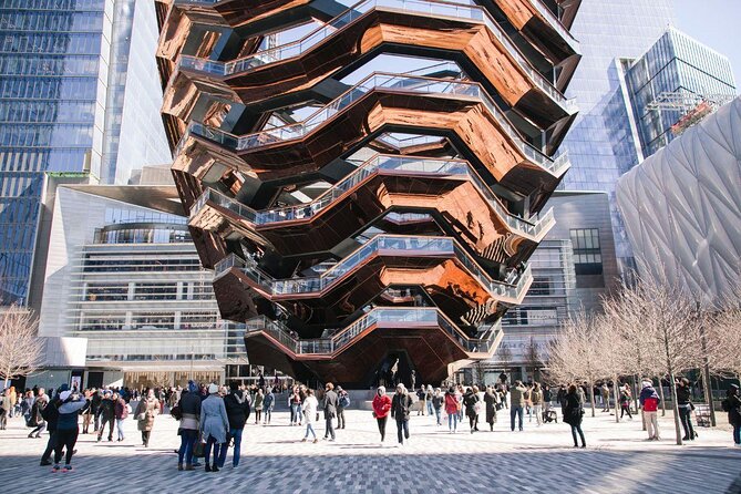 Hudson Yards the High Line and the New Vessel - Walking the High Line above the streets