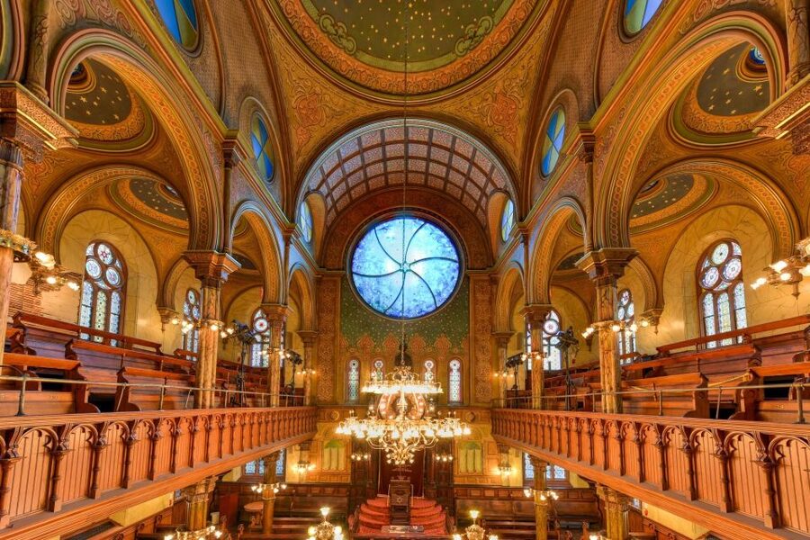 Jewish History of NYC Private Tour with Transfers - The Forward Building and the power of Yiddish news