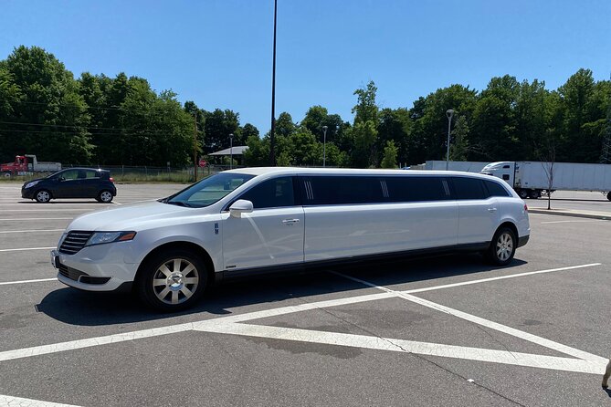 JFK AIRPORT LIMO | JFK To Manhattan Transfer With a Stretch Limo - Leaving JFK with luggage already handled