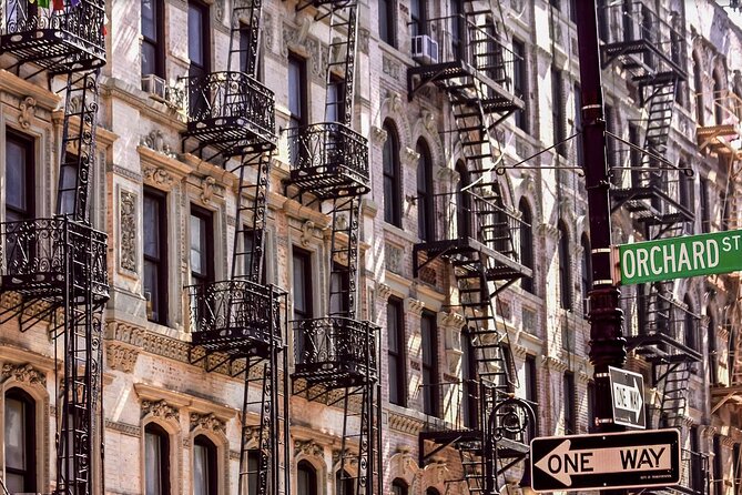 Lower East Side, Chinatown and Little Italy Food Tour - Ferrara Bakery brings Little Italy to the table