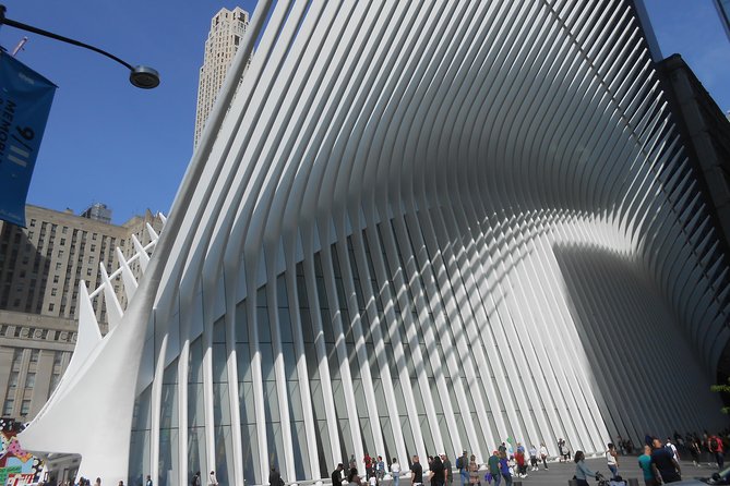 Lower Manhattan Self-Guided Walking Tour and Scavenger Hunt - Bowling Green begins the story