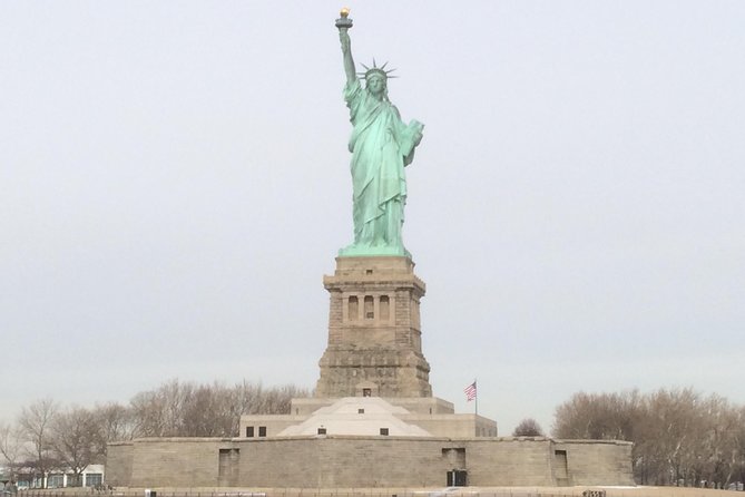 Lower Manhattan Self-Guided Walking Tour and Scavenger Hunt - How the smartphone game works