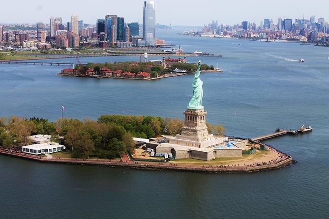 Lower Manhattan Tour with Statue of Liberty View - Seeing Lady Liberty from Manhattan