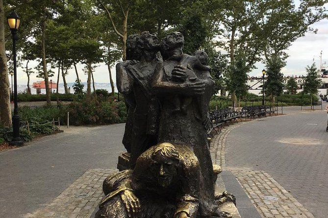 Lower Manhattan Tour with Statue of Liberty View - Who should book this Lower Manhattan walk?
