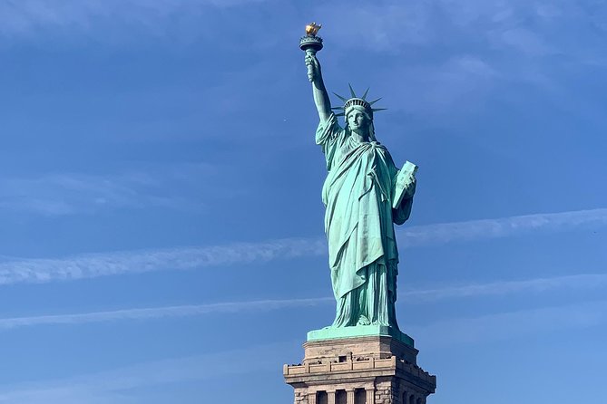 Manhattan Adventure Sightseeing Boat Tour - from Chelsea Piers - Under the Brooklyn Bridge, with time for the camera