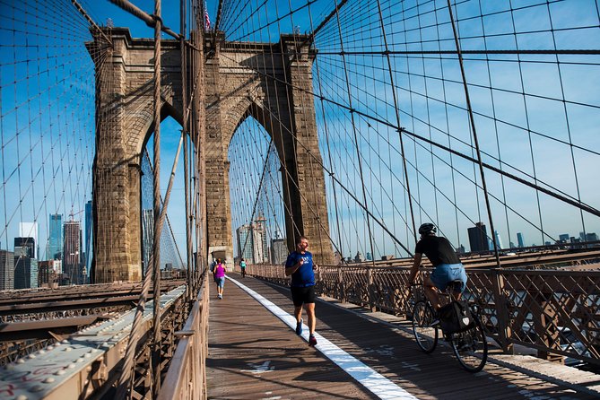 Manhattan and Brooklyn Bridge Bicycle Tour - Two bridges, several sides of New York