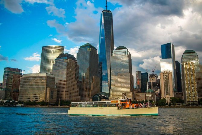 Manhattan Evening Jazz Cruise - Inside the Wooden Yacht