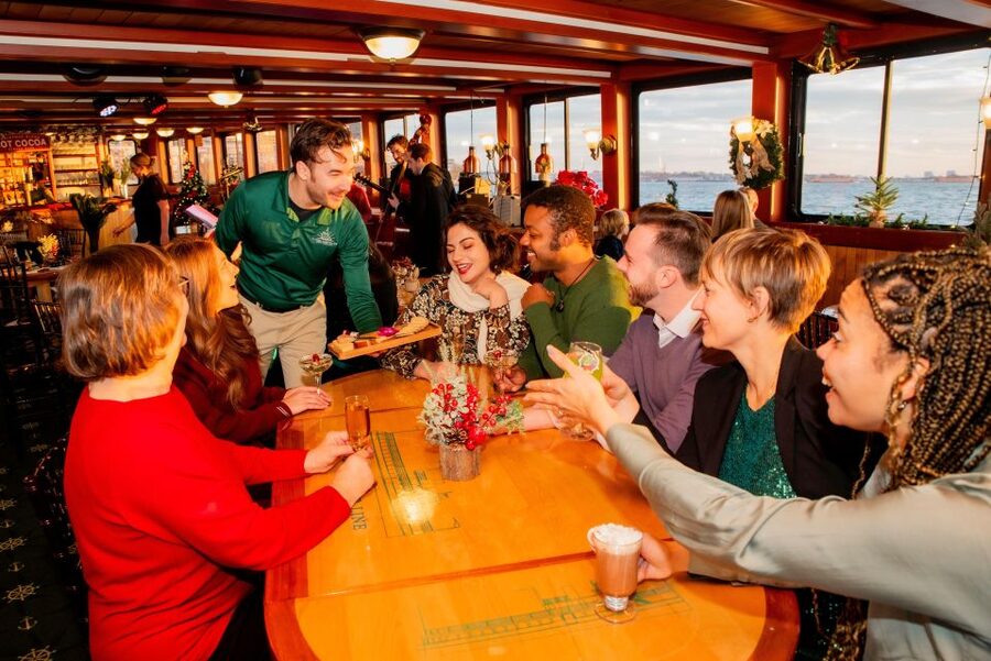 Manhattan: Statue and Skyline Cruise Aboard a Luxury Yacht - How the $60 price measures up