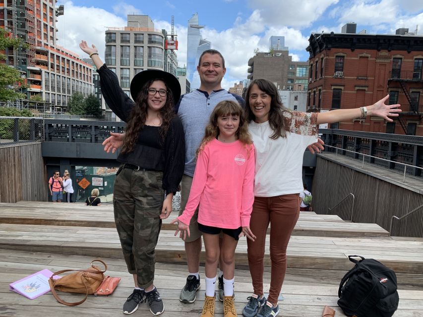 Meatpacking District: Chelsea Market and The Highline Tour - Walking the High Line above Chelsea